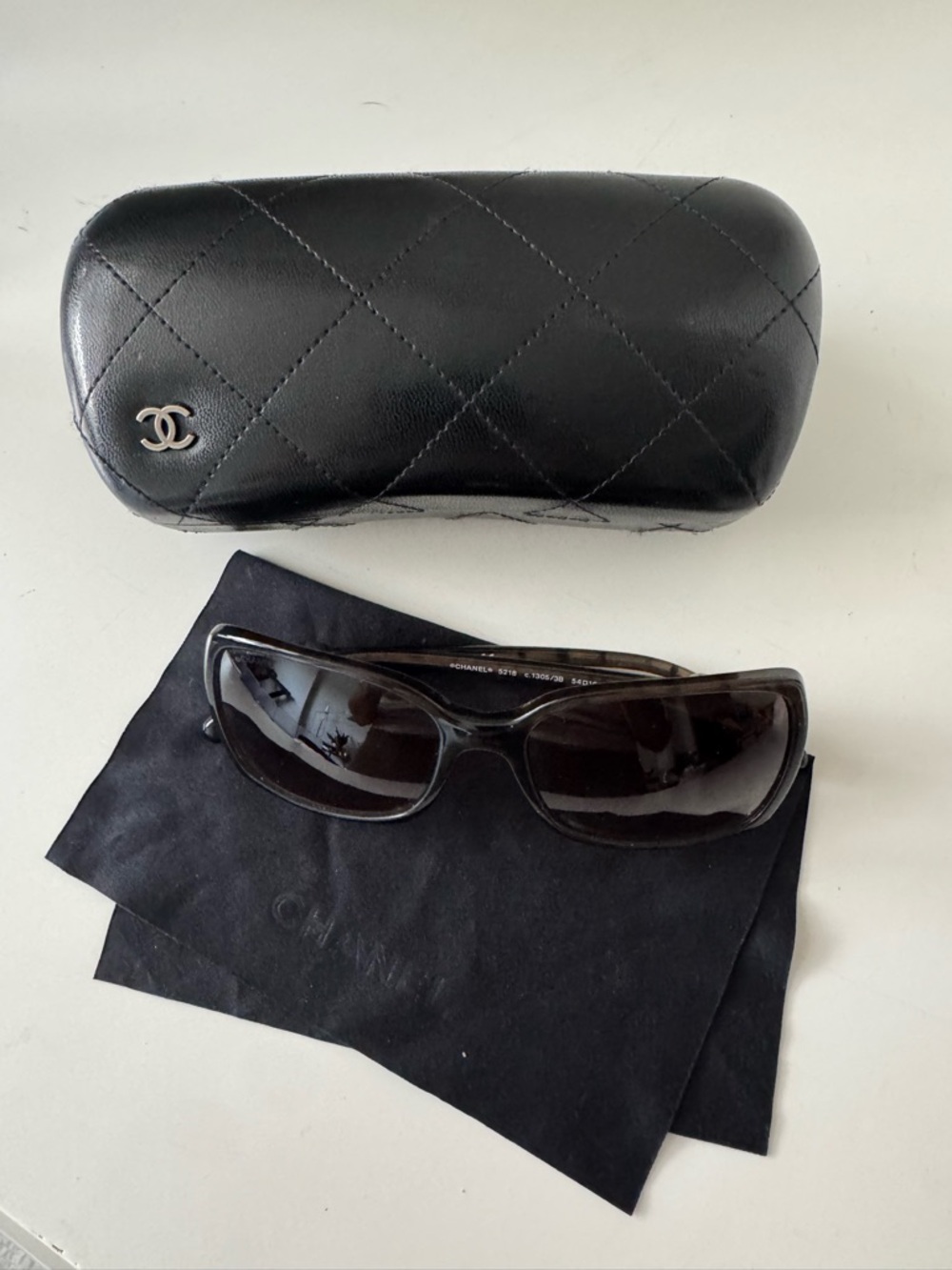 CHANEL Vintage 5218 Sunglasses — Brown Gradient Tortoise — Quilted Case